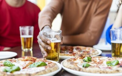 Pizza e birra: la combinazione perfetta per una serata rilassante