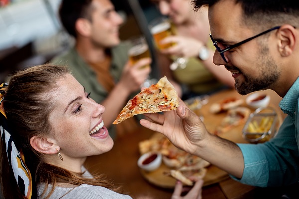 La pizza è un piatto da condividere.